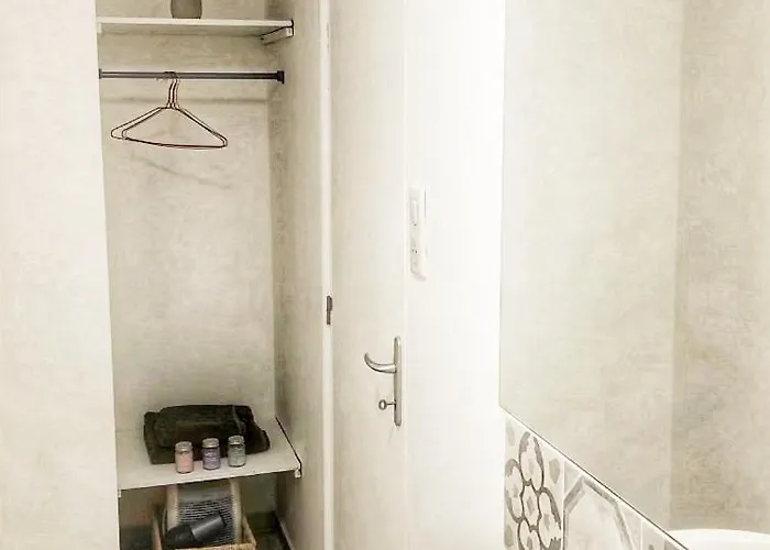 Chambre avec entrée indépendante à La Canourgue